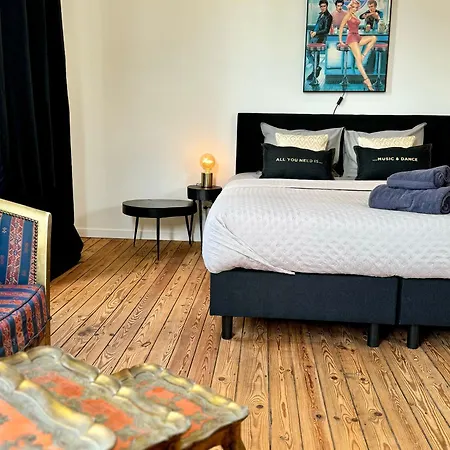 Guest House Gent לינה וארוחת בוקר גנט